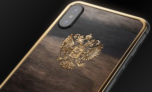 Российские ювелиры «построили» бриллиантовый Крымский мост на iPhone X