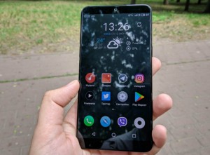 Meizu объявила о начале продаж в России флагманского смартфона 15 Plus