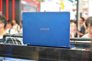  Raytheon Uncia стал первым ноутбуком с защитой от воды и пыли по стандарту IP68