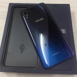 Новый смартфон Vivo X21S