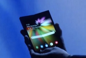Samsung выпустит гибкий смартфон в марте