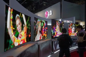 Samsung покупает дисплеи у LG