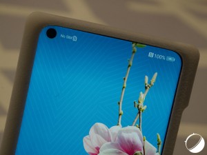 Смартфон Honor View 20 получил дырявый дисплей и 48-Мп камеру