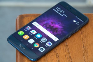Бюджетный смартфон Honor Play 8 получит Android 9.0 из коробки