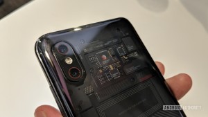 Флагманский смартфон Xiaomi Mi 8 Pro обновился до Android 9.0 Pie