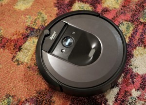 Робот пылесос Roomba пылесосит на картах Doom