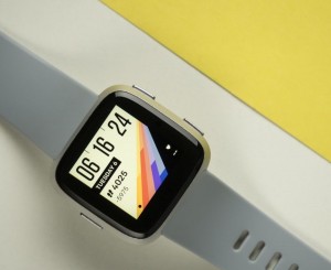 Новые смарт-часы Fitbit Versa