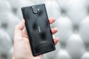 Смартфон Nokia 8 Sirocco обновился до Android 9.0 Pie