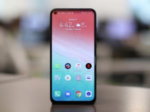 Флагманский смартфон Honor View 20 оценен в 38 тысяч рублей