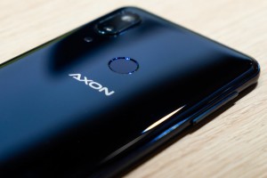 Появилась информация о смартфоне ZTE Axon 10 Pro