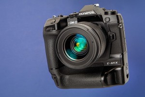 Olympus представила высокопроизводительную беззеркальную фотокамеру OM-D E-M1X