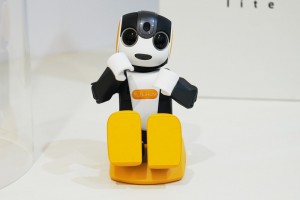 Поющий робот RoBoHon от компании Sharp 