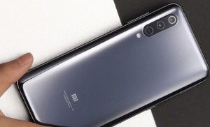 Смартфон Xiaomi Mi 9 получит аккумулятор на 3300 мАч