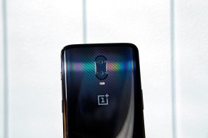 Смартфон OnePlus 7 получит фронтальную камеру-перископ