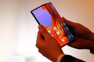 Складной смартфон Huawei Mate X обойдется в €2300