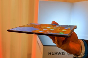 Самый быстрый складной 5G-смартфон Huawei Mate X