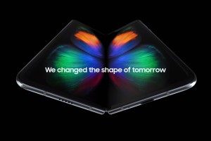 Samsung предлагает свой складной дисплей меньшего размера Apple и Google