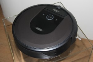С помощью робота-пылесоса iRobot Roomba i7+ можно забыть об уборке 