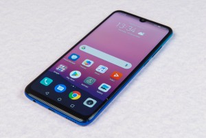 Huawei Enjoy 9S с тройной камерой оценен в $223 