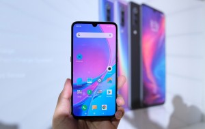 Смартфон Xiaomi Mi 9 производят уже на трех заводах