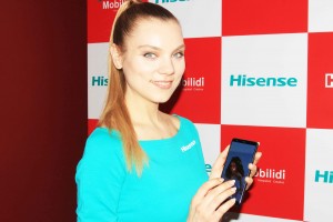 Hisense представила «Новый YotaPhone» и другие новинки в России