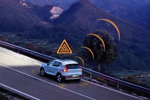 Новые функции безопасность на автомобилях Volvo