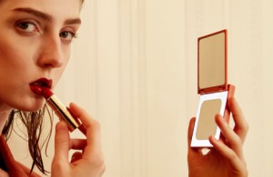 Xiaomi выпустила портативное зеркало для макияжа VH с интеграцией Power Bank