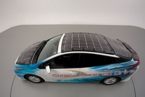 Toyota тестирует более эффективную солнечные батареи для электромобилей  