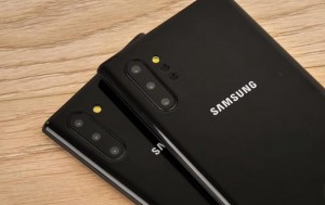 Смартфон Samsung Galaxy Note10 показали в трех расцветках