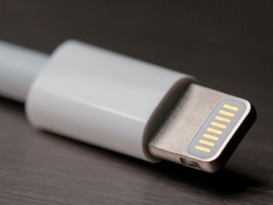 Lightning кабели для взлома компьютеров Apple