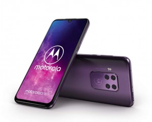 Motorola One Zoom с квадрокамерой