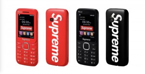 Модный бренд Supreme выпустил кнопочный телефон 3G