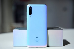 Смартфон Xiaomi Mi 9 Pro 5G появился в продаже