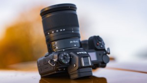 Камера Nikon Z1 получит дополнительный экран