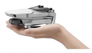  DJI Mavic Mini - компактный беспилотник, который весит 249 грамм
