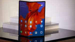 Складной смартфон Huawei Mate X 5G раскупили за секунды