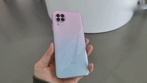 Смартфон Huawei Nova 6 SE выходит в продажу