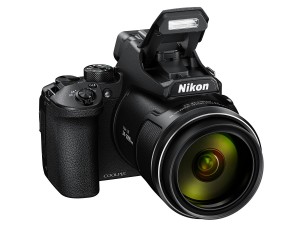 Представлена компактная фотокамера Nikon Coolpix P950