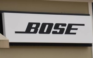 Bose закрывает магазины