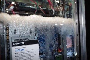 Прототип жидкостного охлаждения для серверов от Gigabyte и Incooling