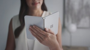 Microsoft Surface Duo был замечен на публике