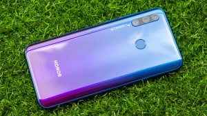 В России стартовали продажи улучшенного смартфона Honor 20 Lite