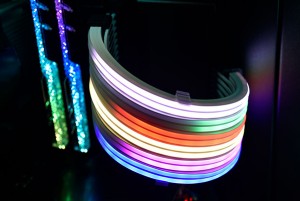 Lian Li ARGB PSU Strimer Plus уникальные RGB кабели для вашей системы