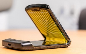 Гибкий смартфон Motorola Razr 2 могут выпустить уже в сентябре
