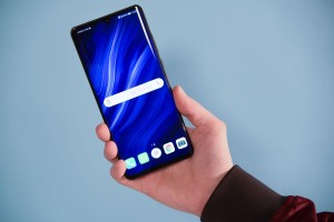 Смартфон Huawei P30 получил стабильную версию EMUI 10.1 