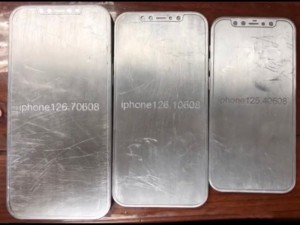 Напечатанные модели iPhone 12 показали на фото