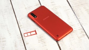 Samsung Galaxy A01 Core получит съемный аккумулятор