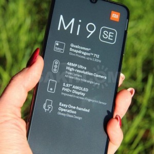 Xiaomi Mi 9 SE получил стабильную версию MIUI 12
