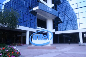 Коллективный иск на Intel из-за задержки 7-нм CPU