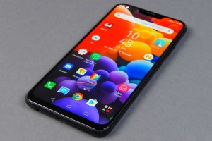 Смартфон Xiaomi Mi 8 обновили до Android 10